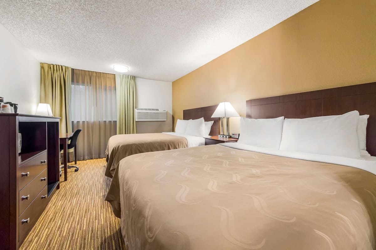Standard Room, 1 Queen Bed, Accessible, Non Smoking | Desk, iron/ironing board, free cribs/infant beds, rollaway beds