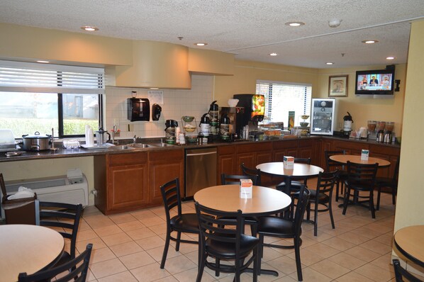 Free daily full breakfast 