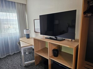 Premium bedding, individually decorated, individually furnished, desk