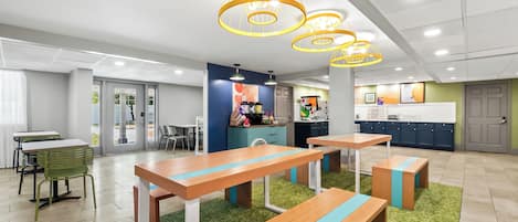 Déjeuner continental gratuit tous les jours