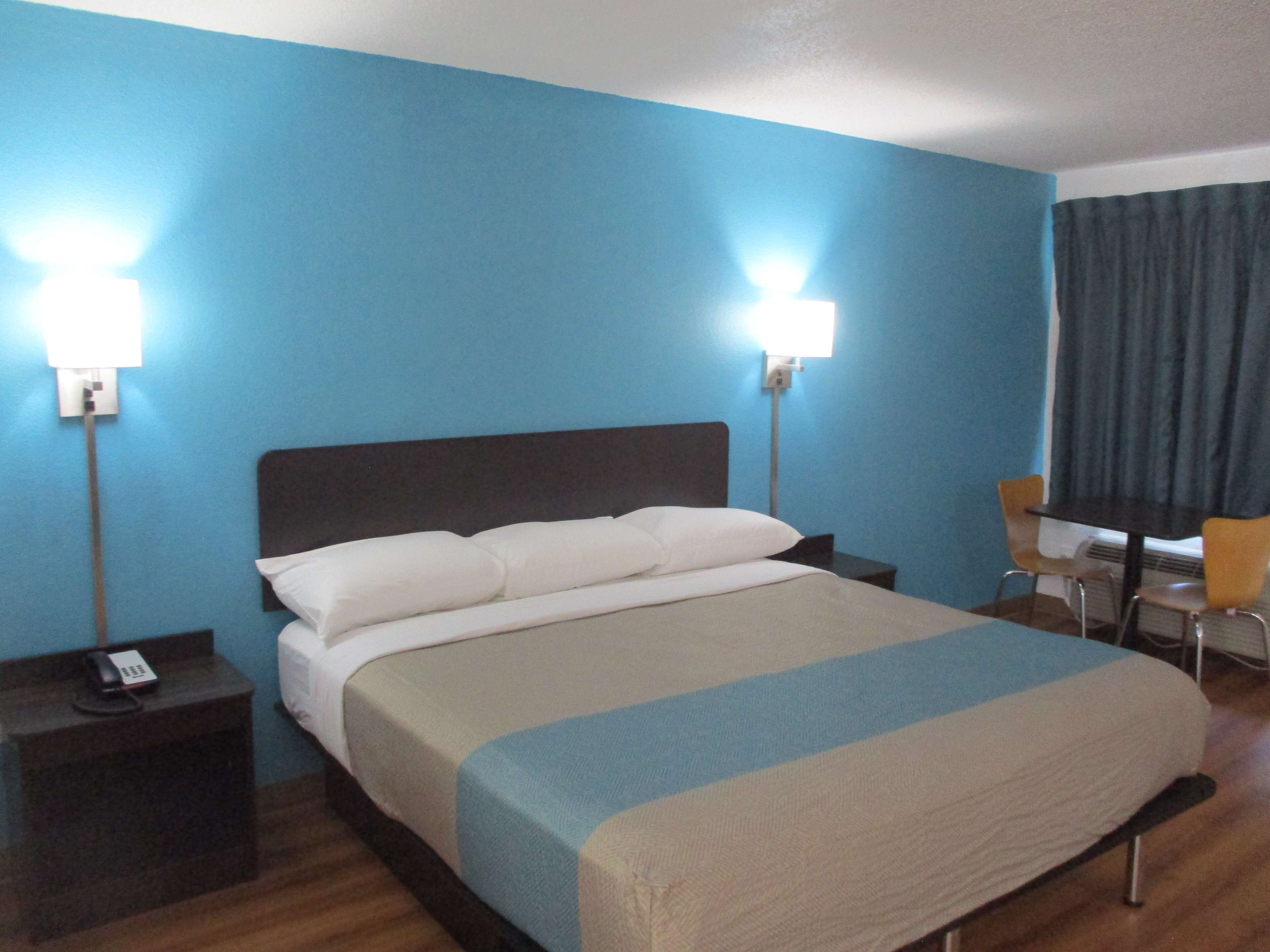 Ameublement unique, accès au Wi-Fi (inclus), literie fournie