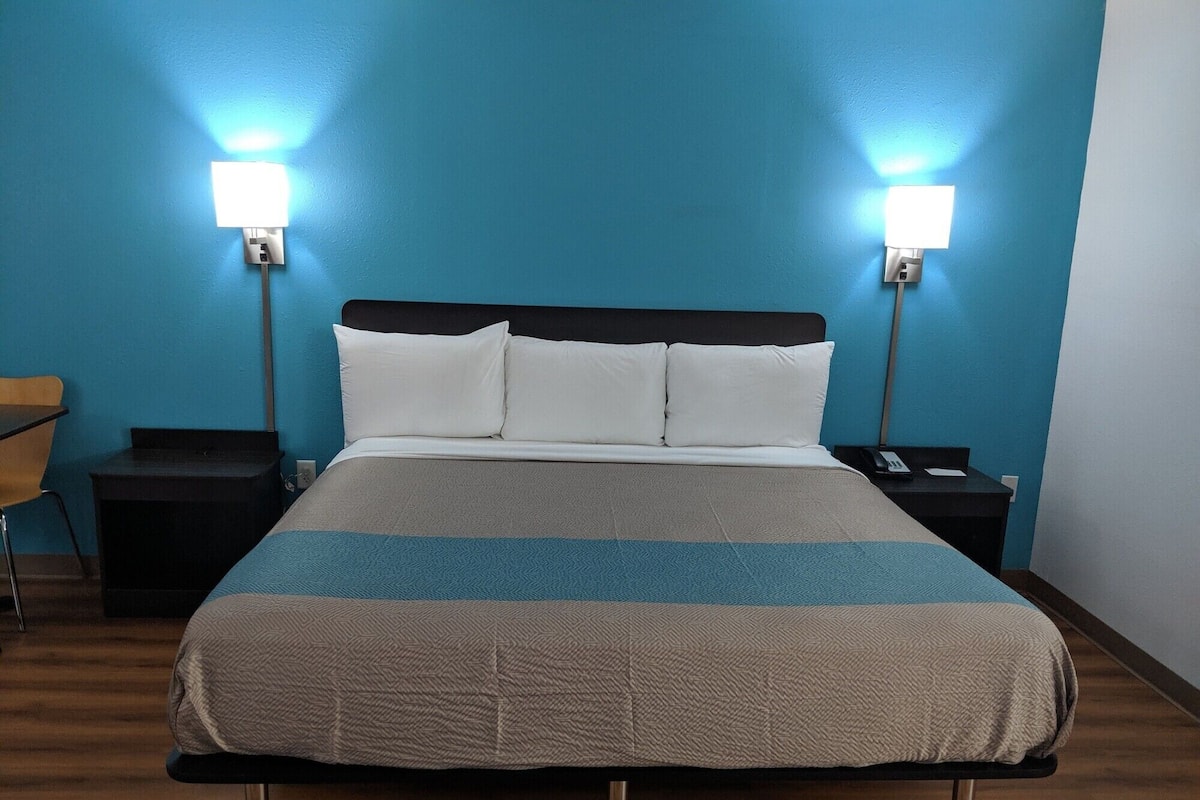 Individually furnished, free WiFi, bed sheets