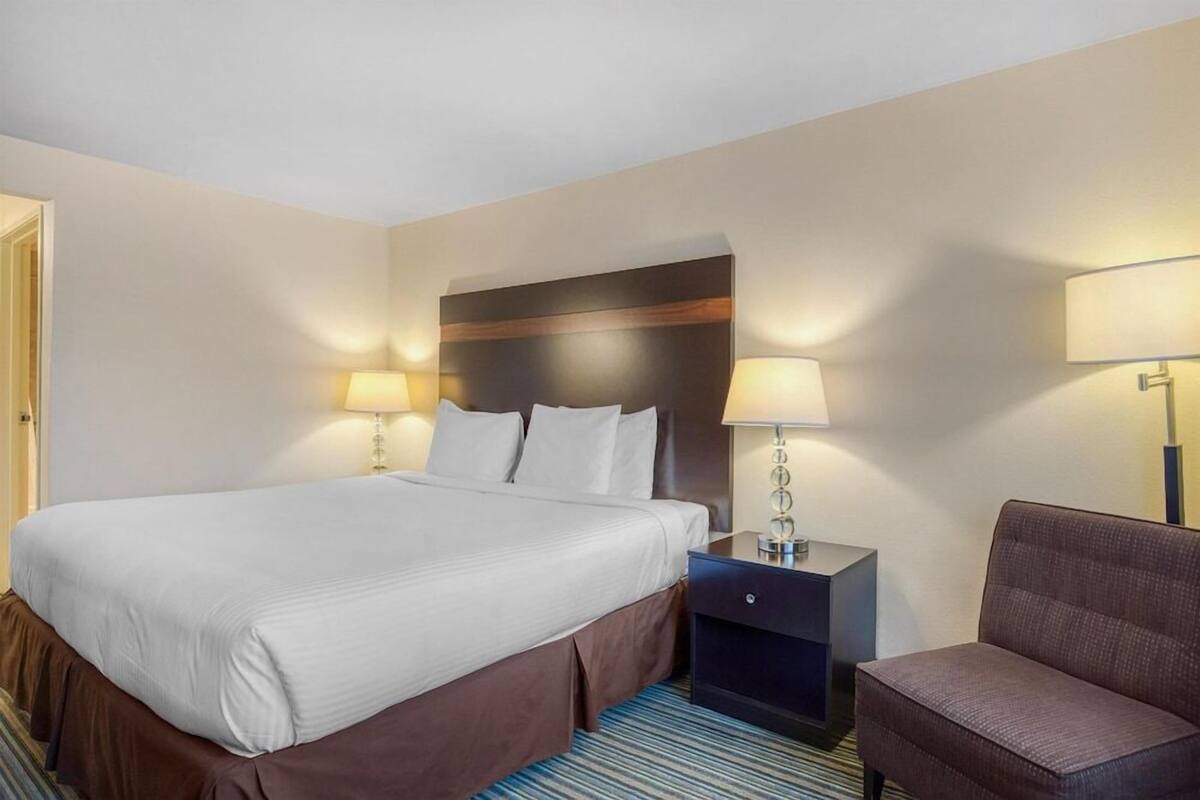 In-room safe, desk, laptop workspace, iron/ironing board