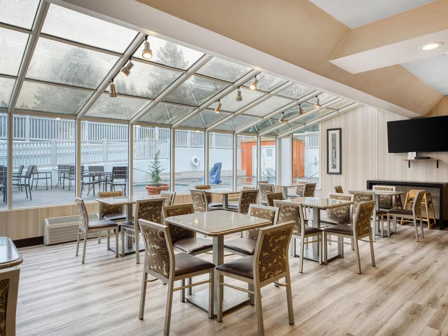 Tägliches inbegriffenes kontinentales Frühstück