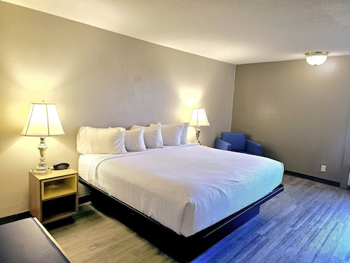 Days Inn by Wyndham Rolla