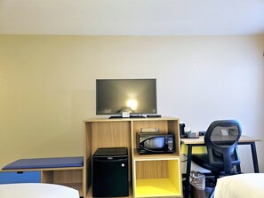 Kamer, 2 queensize bedden, niet-roken | Een bureau, een strijkplank/strijkijzer, gratis babybedden, gratis wifi