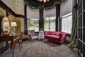 Suite (Governor) | In-room safe, individually decorated, individually furnished