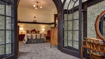 Suite (Governor) | In-room safe, individually decorated, individually furnished