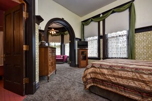 In-room safe, individually decorated, individually furnished - The Mansion at Elfindale (Springfield)