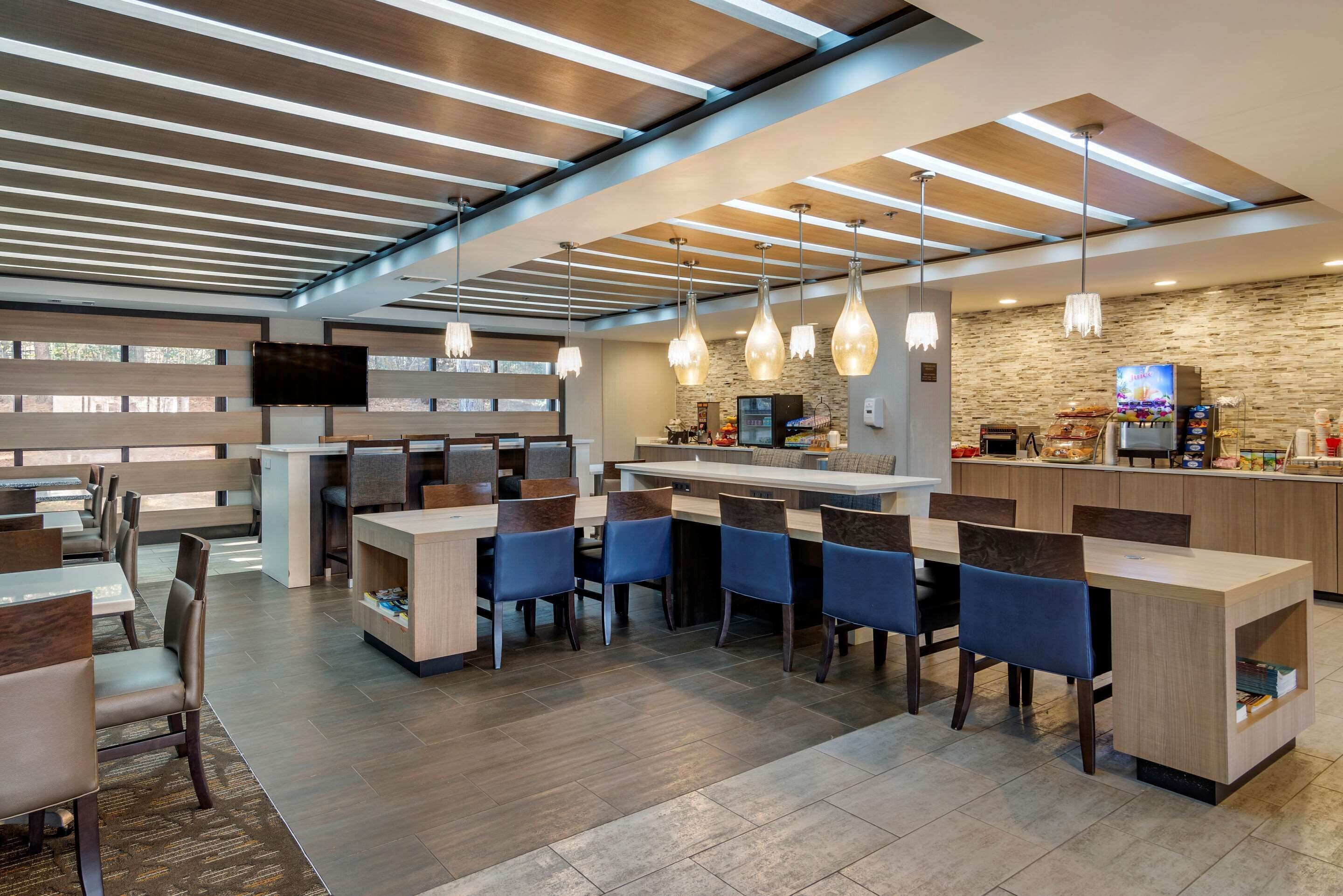 包含每日自助早餐