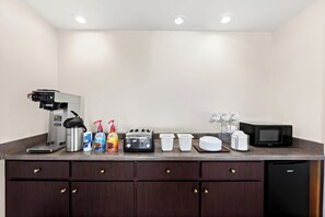 Free daily continental breakfast