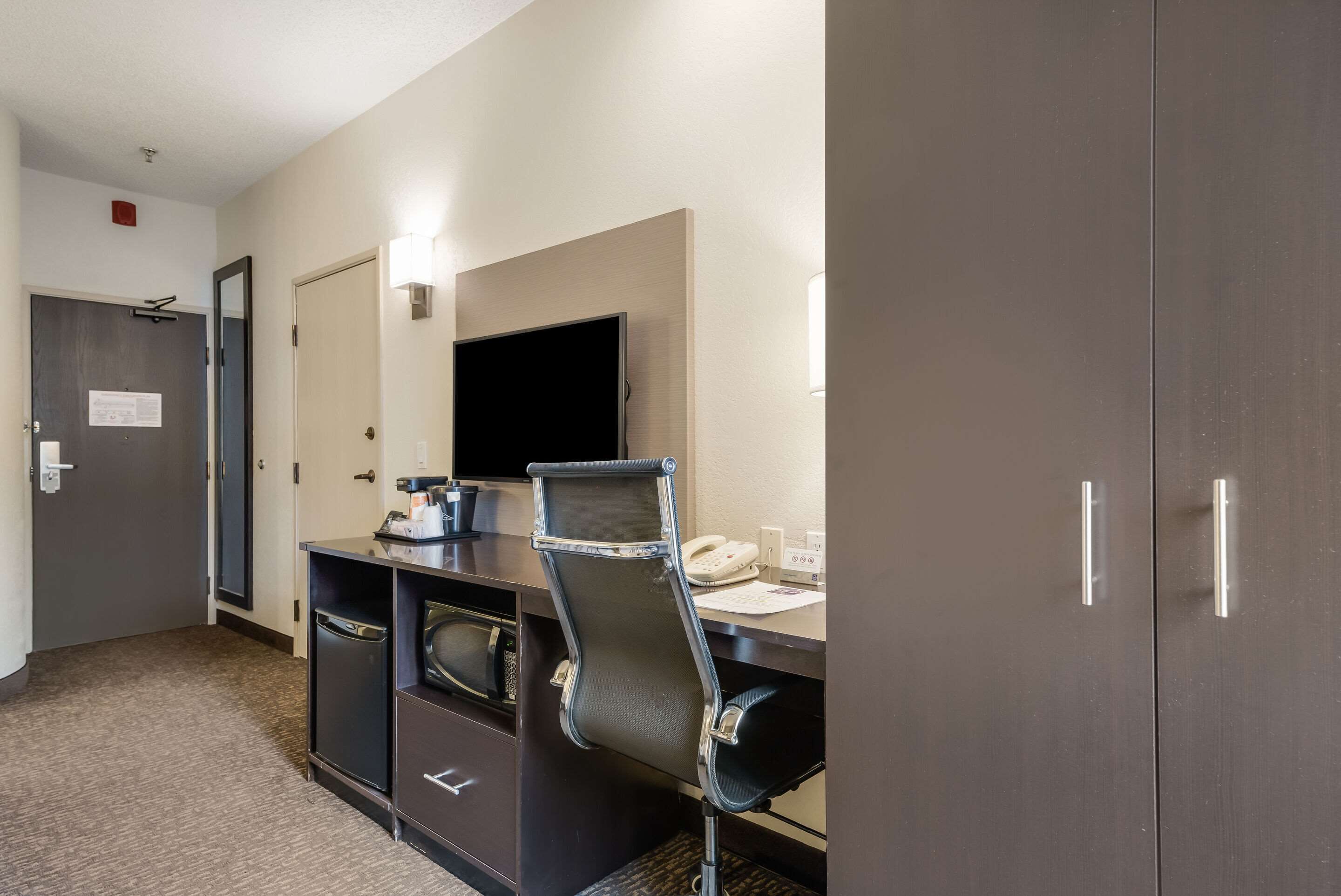 standard room, 2 queen beds, non smoking | desk, blackout curtains, iron/ironing board, free cots/infant beds