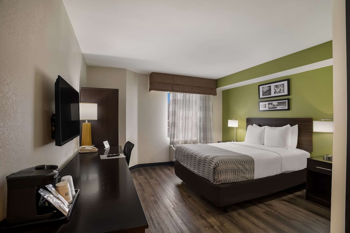 desk, laptop workspace, iron/ironing board, free wifi