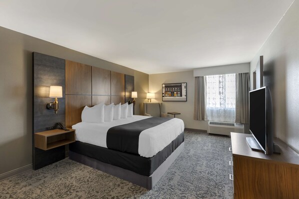 Suite, 1 King Bed, Non Smoking, Refrigerator & Microwave | Premium bedding, pillow-top beds, in-room safe, desk