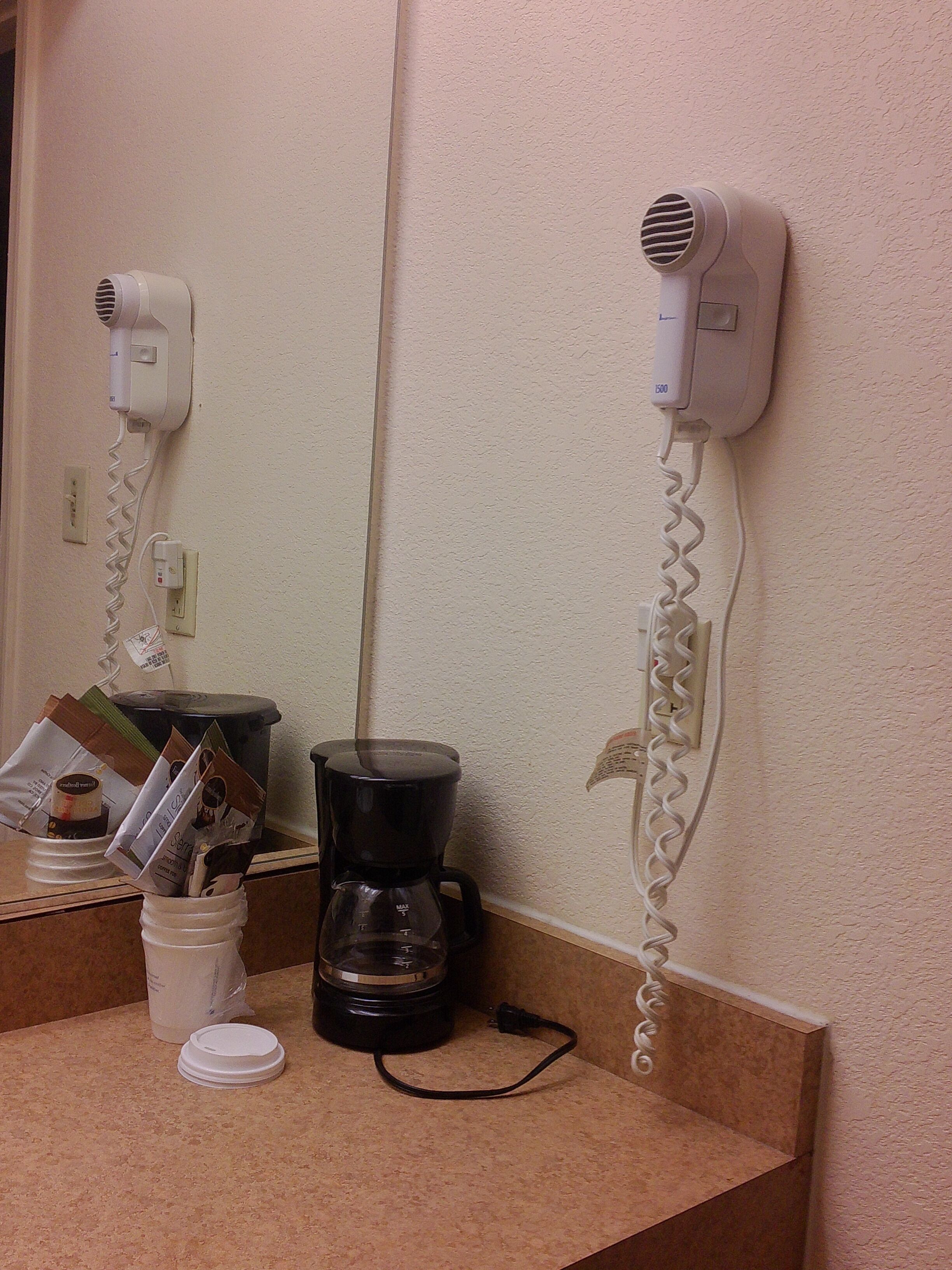 standard room, 1 king bed | 1 bedroom, desk, iron/ironing board, free wifi