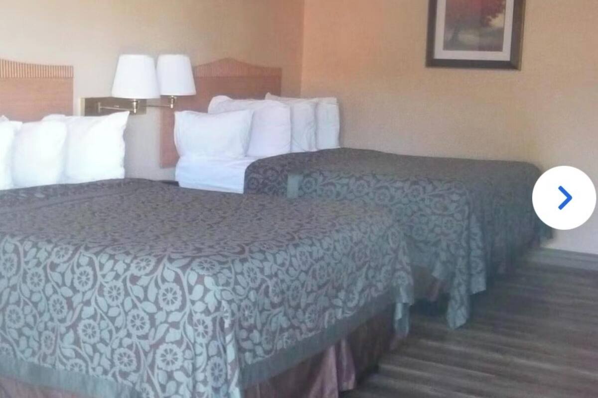 Room, Multiple Beds, Non Smoking | Desk, bed sheets, alarm clocks