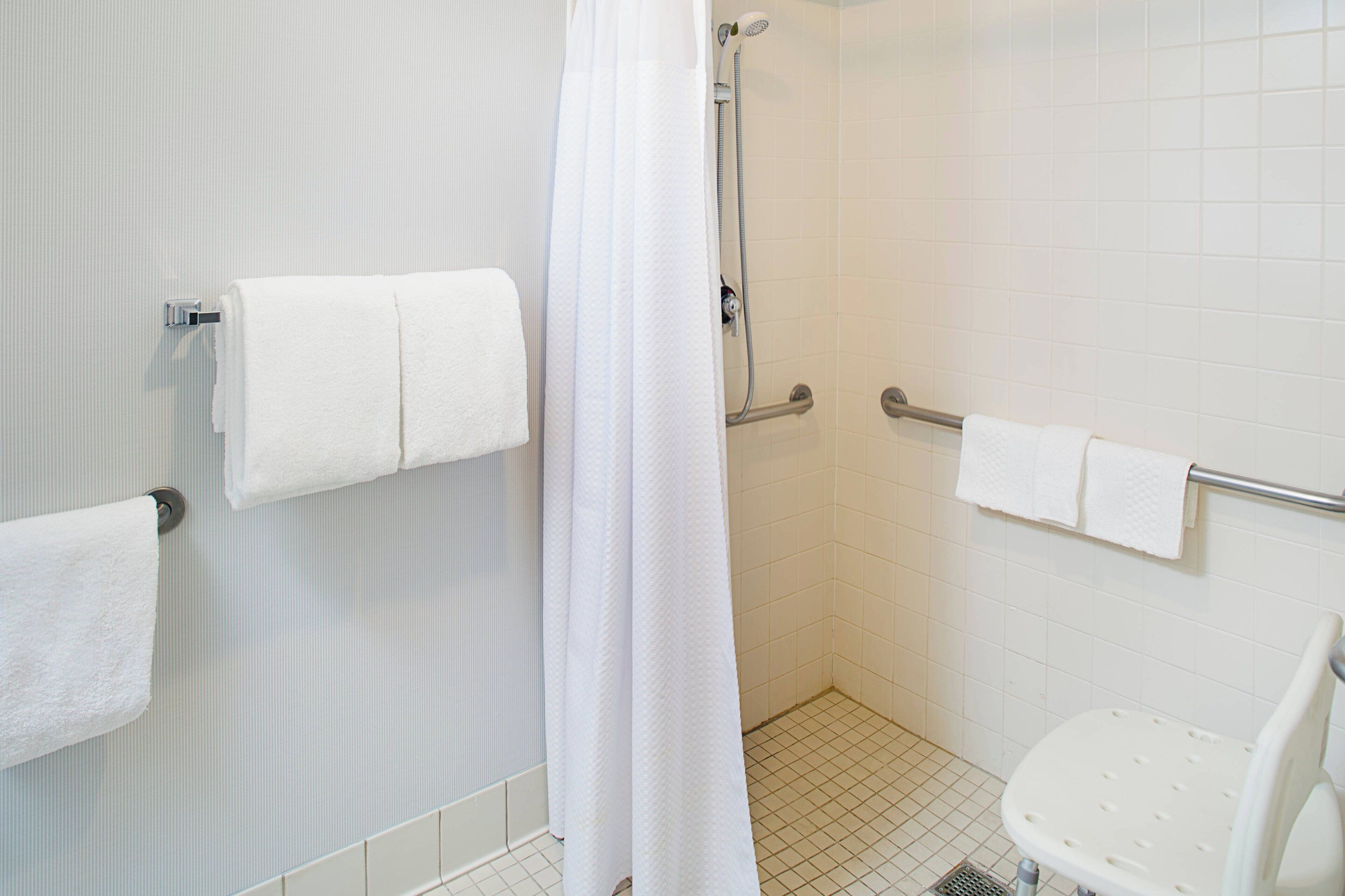 combined shower/bathtub, free toiletries, hair dryer, towels
