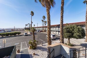 Front of property - Economy Inn Barstow (Barstow)