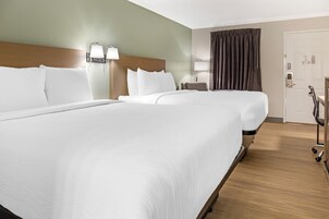 Ropa de cama de alta calidad, escritorio y cortinas blackout 