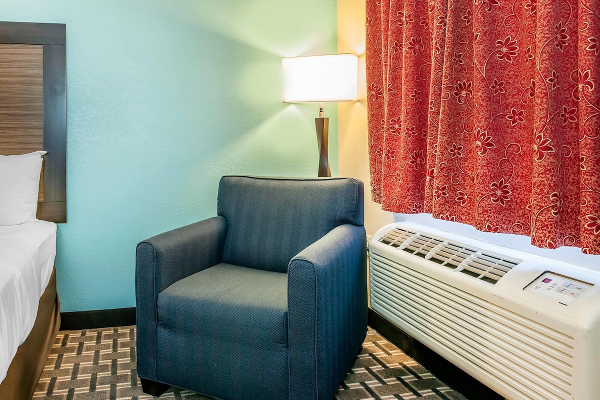 Standard Double Room, 2 Double Beds, Non Smoking | Premium bedding, desk, blackout drapes, iron/ironing board
