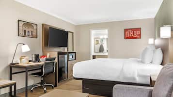 Suite, 1 King Bed with Sofa bed, Non Smoking | Premium bedding, desk, blackout drapes, iron/ironing board