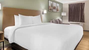 Suite, 1 très grand lit et 1 canapé-lit, non-fumeur | Literie de qualité, bureau, rideaux d’obscurcissement