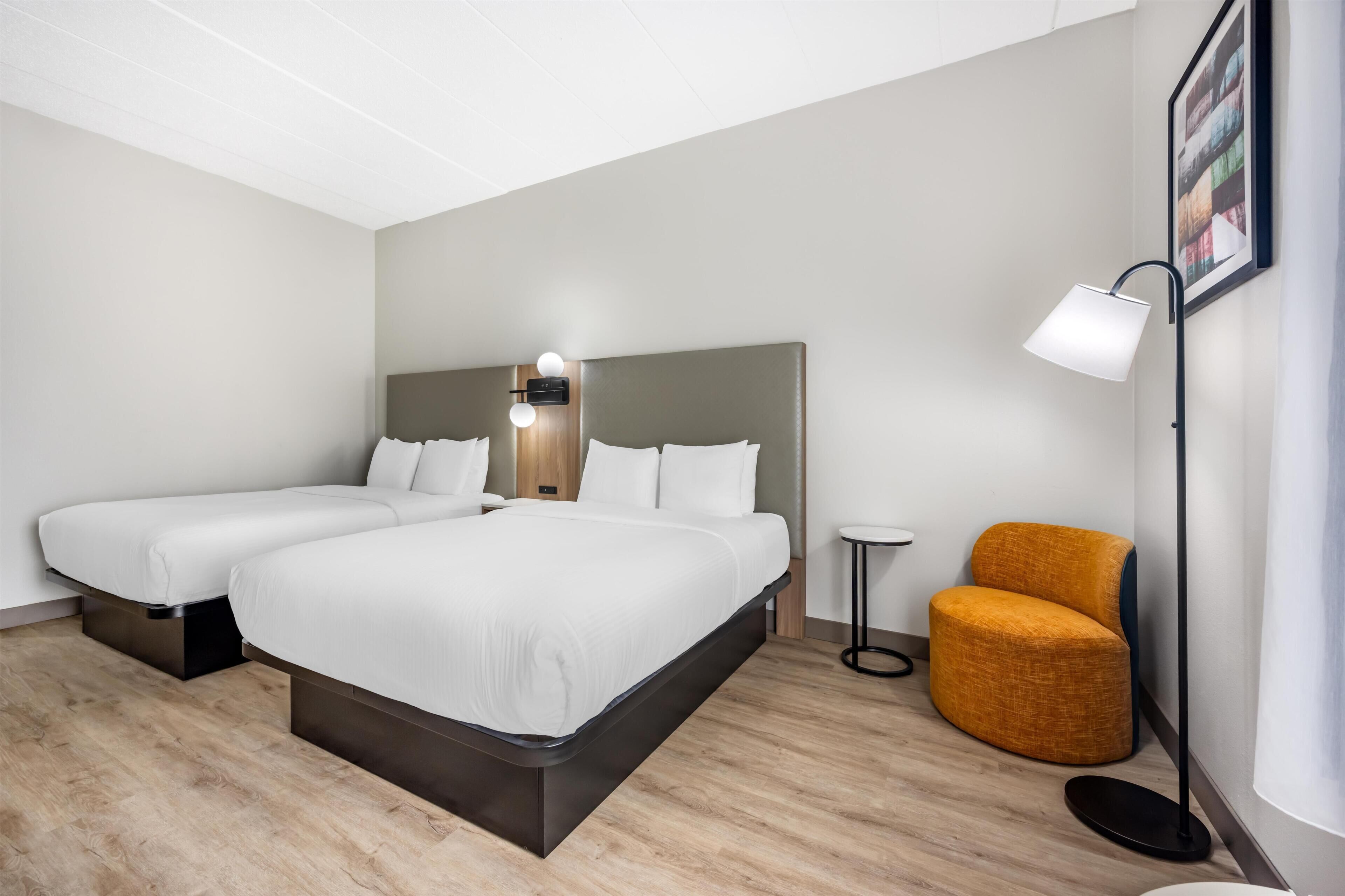 Quarto standard, 2 camas Queen, para não fumantes, geladeira | Roupas de cama de algodão egípcio, roupas de cama premium
