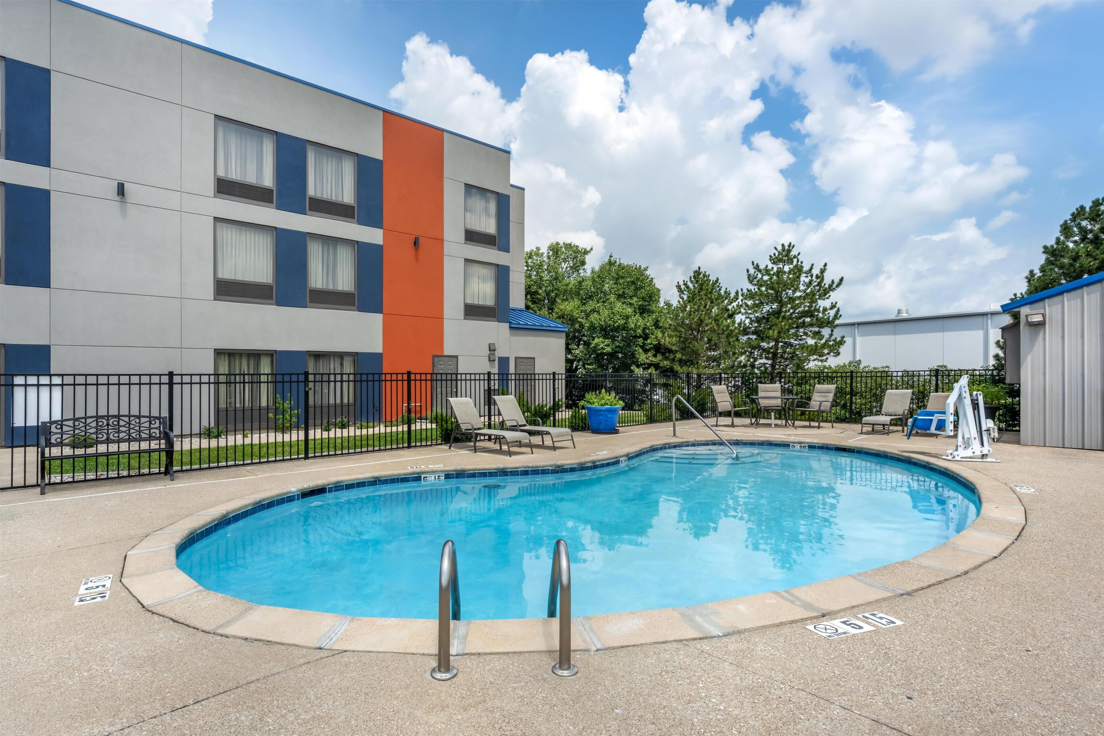 Seasonal outdoor pool, open 7 AM to 11 PM, sun loungers