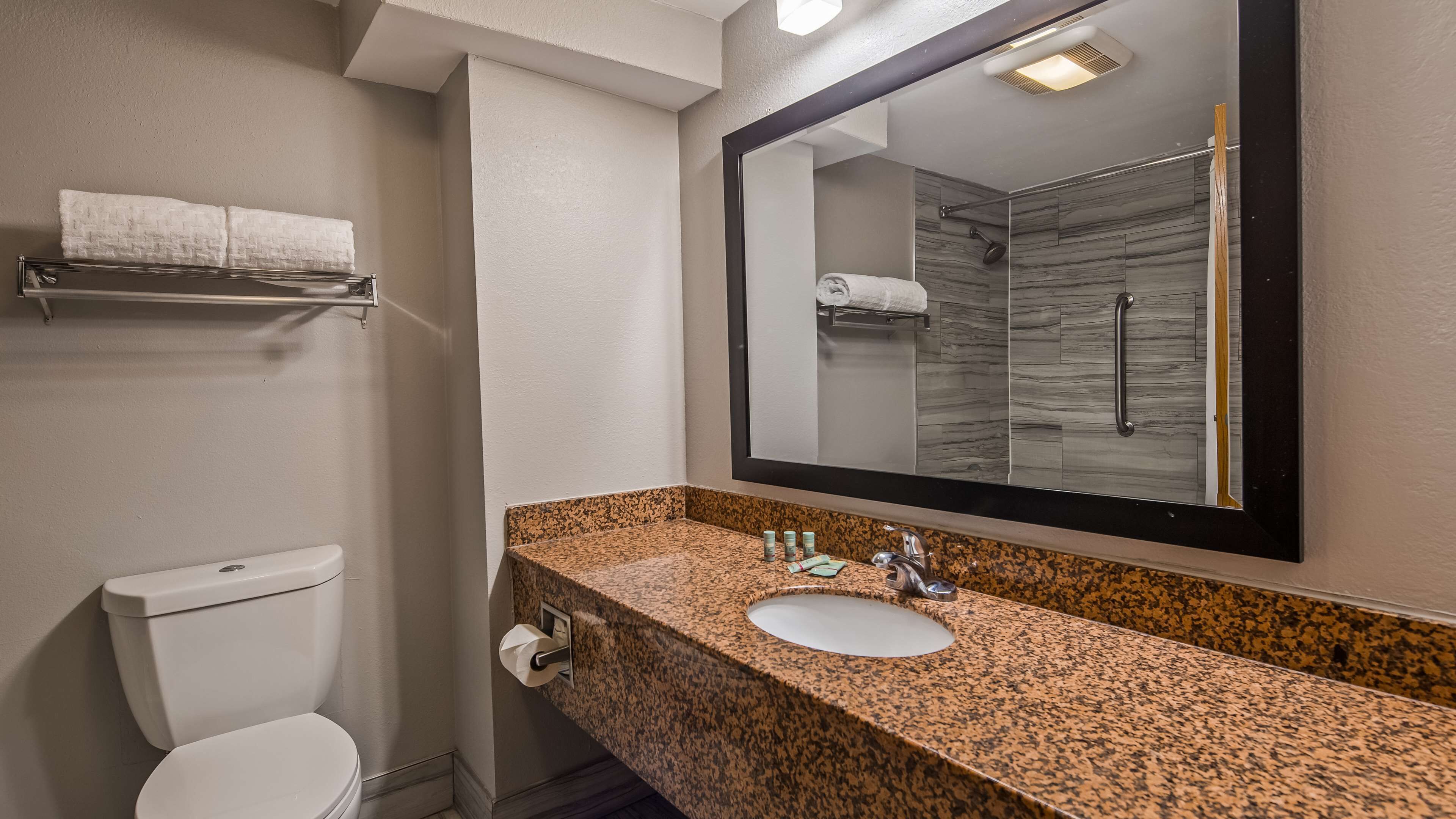 combined shower/bathtub, free toiletries, hair dryer, towels