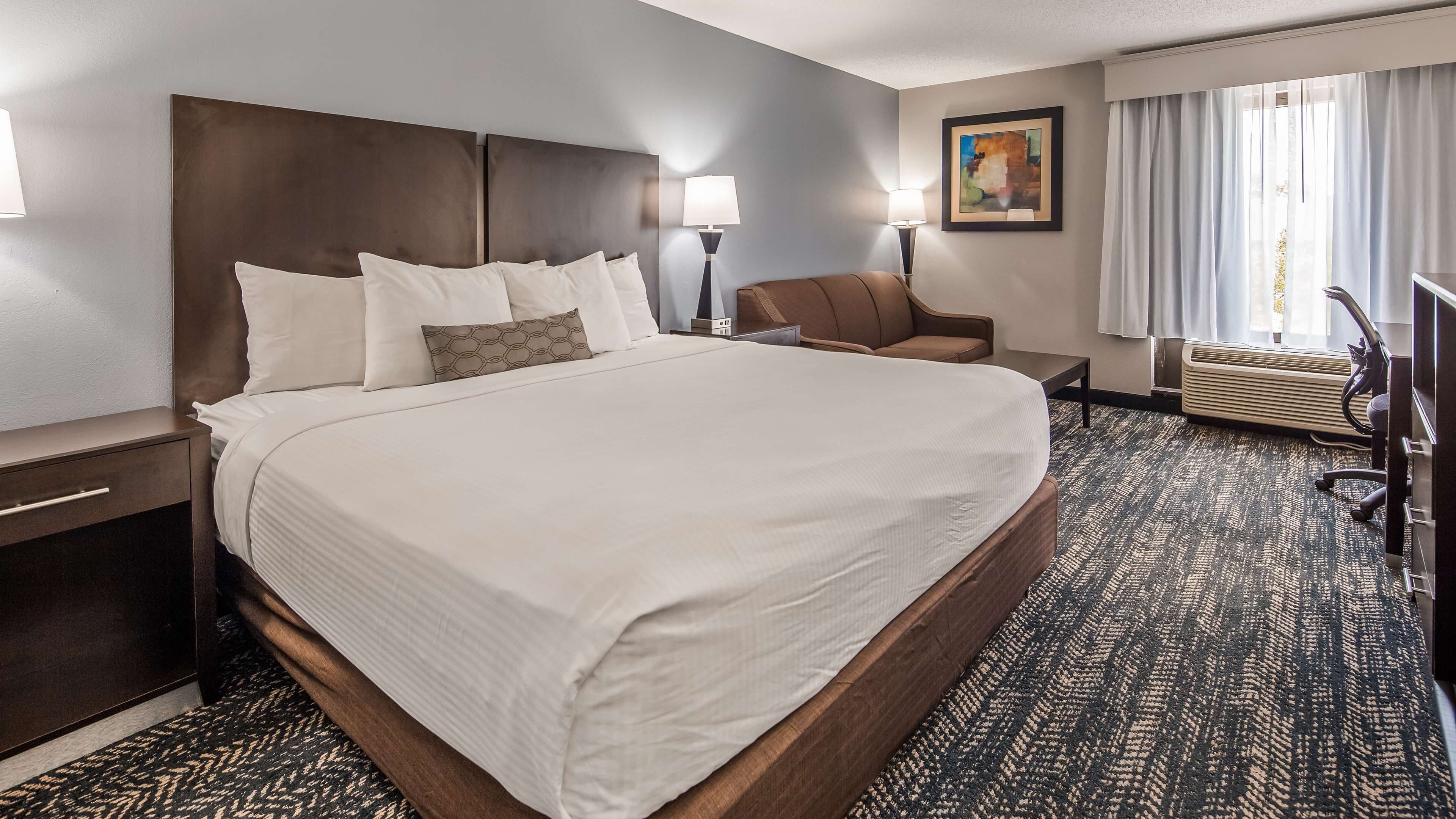 egyptian cotton sheets, premium bedding, down duvets, pillow-top beds