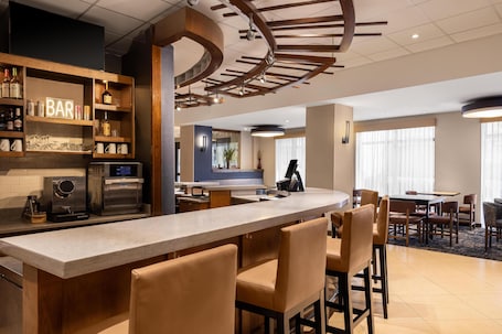 Bar (on property). Hyatt Place Atlanta Airport-South