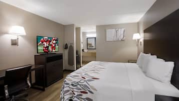 Desk, laptop workspace, iron/ironing board, free WiFi