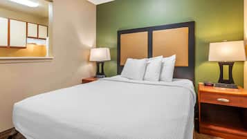 Deluxe Studio Suite, 1 Queen Bed with Sofa bed, Non Smoking | Premium bedding, pillowtop beds, desk, free WiFi
