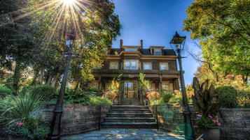 Entrada de la propiedad