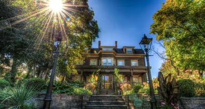 The Peacock Inn, an Ascend Collection Hotel