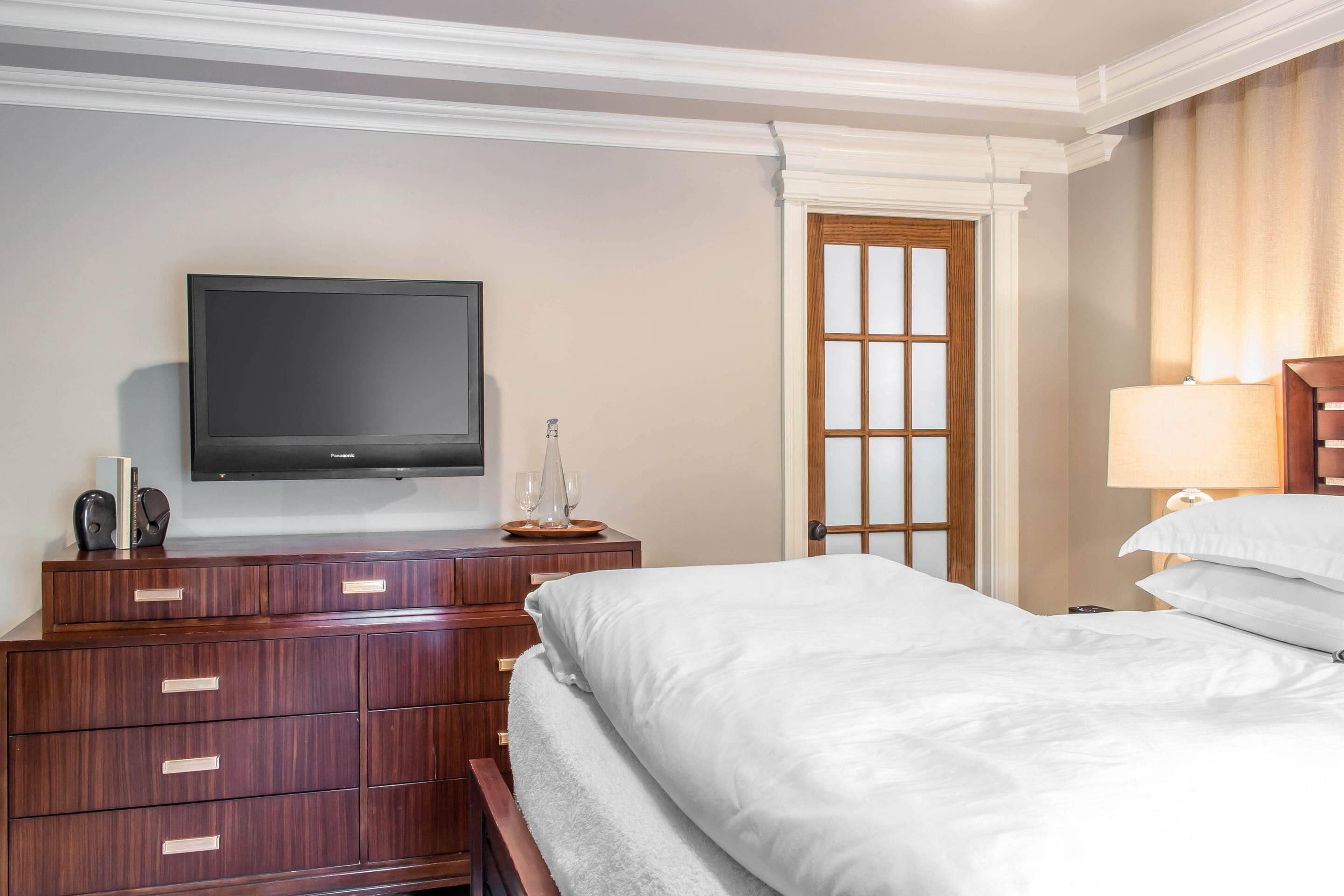 Superior Δωμάτιο, 1 King Κρεβάτι, Μη Καπνιστών (Shower Only) | Ιταλικά σεντόνια Frette, κλινοσκεπάσματα υψηλής ποιότητας 