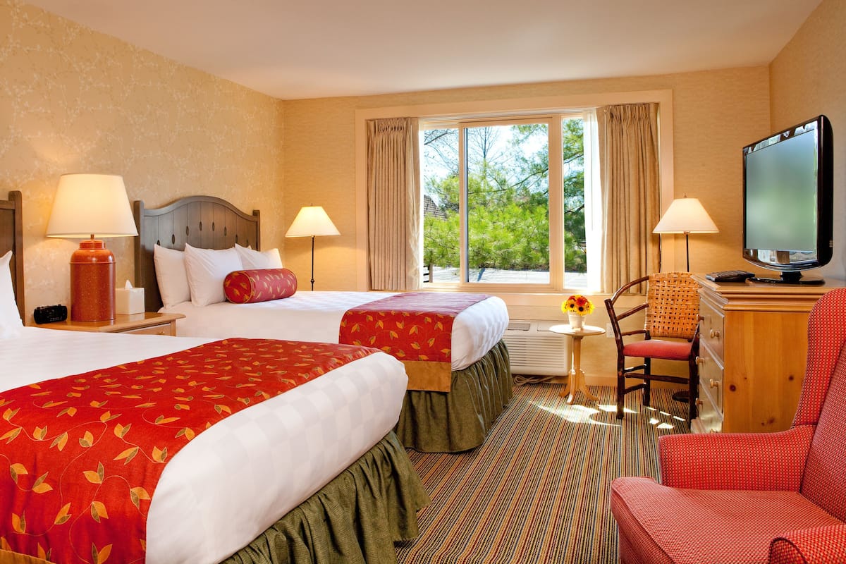 Lodge Suites | Internet, alarm clocks