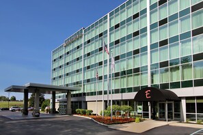 Exterior - DoubleTree by Hilton Hotel Newark Ohio (Newark)