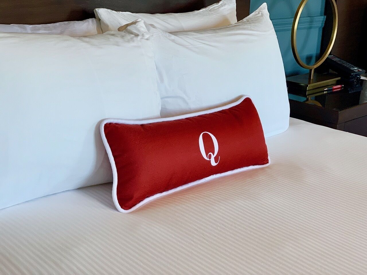 1 bedroom, individually decorated, individually furnished, desk