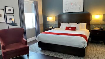 Room (Hotel Single King Bed) | Individually decorated, individually furnished, desk, blackout drapes