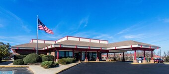 Econo Lodge Inn & Suites Conference Center