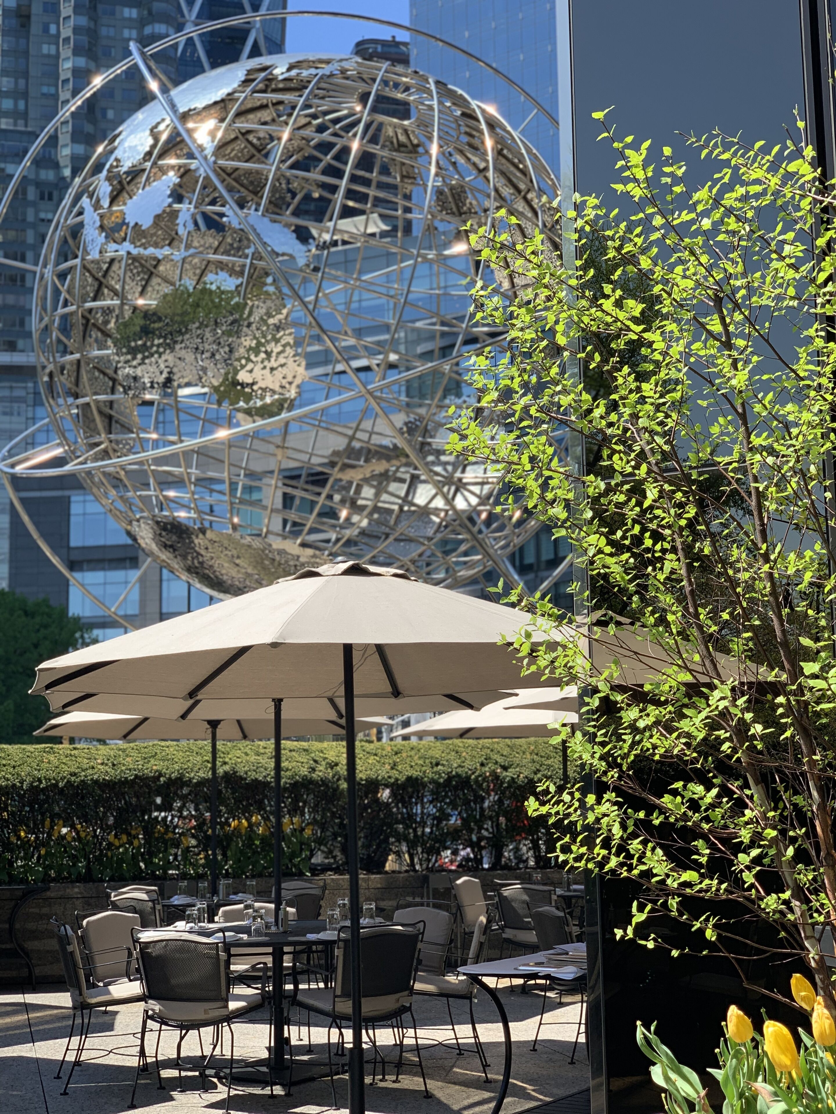 2 restaurants, breakfast, lunch, dinner served; french cuisine