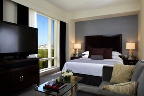 Junior Suite | Premium bedding, in-room safe, desk, blackout curtains