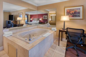 Standard Room, 1 King Bed, Non Smoking, Hot Tub (Oversized Room) | Iron/ironing board, WiFi, bed sheets - Best Western Sycamore Inn (Oxford)