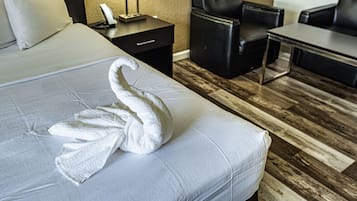 Standard Room, 1 King Bed, Non Smoking | Living area | 37-inch LCD TV with cable channels, TV