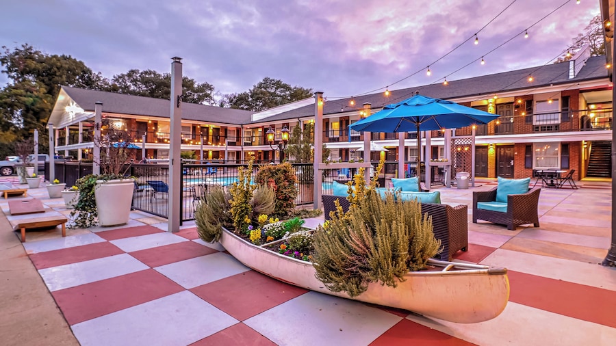 The Guest Lodge Gainesville