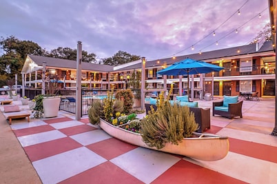 The Guest Lodge Gainesville