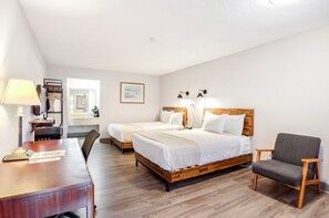 Room, 2 Double Beds, Non Smoking, Poolside | Desk, iron/ironing board, free cots/infant beds, free WiFi - The Guest Lodge Gainesville (Gainesville)