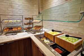 Free daily continental breakfast 
