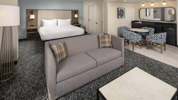 Junior Suite, 1 King Bed, Refrigerator & Microwave | Minibar